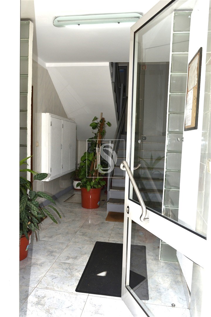 Apartamento T4 na Praceta Diogo Macedo (Próximo ao Arrábida Shopping)